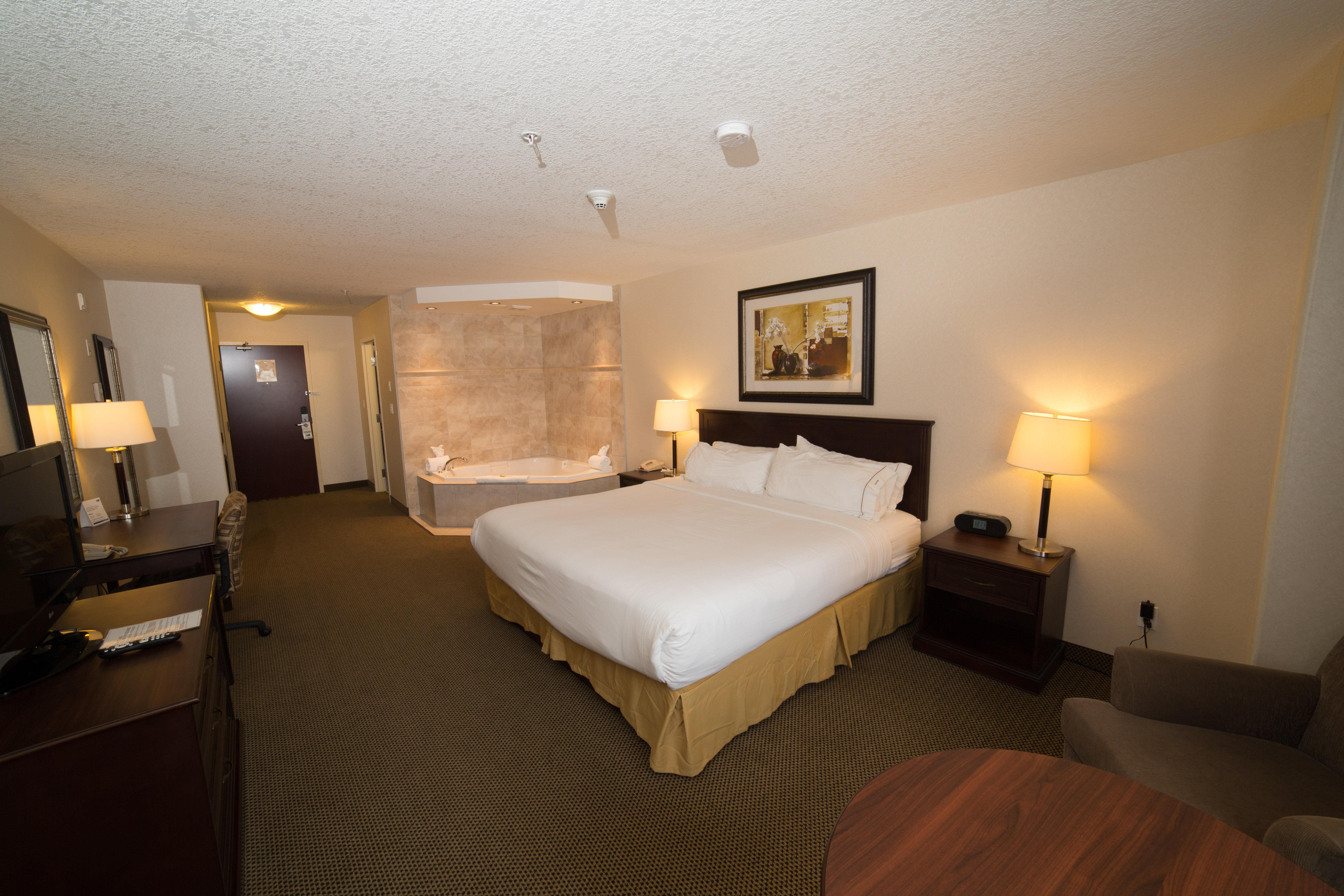 Holiday Inn Express & Suites Whitecourt By Ihg Екстер'єр фото