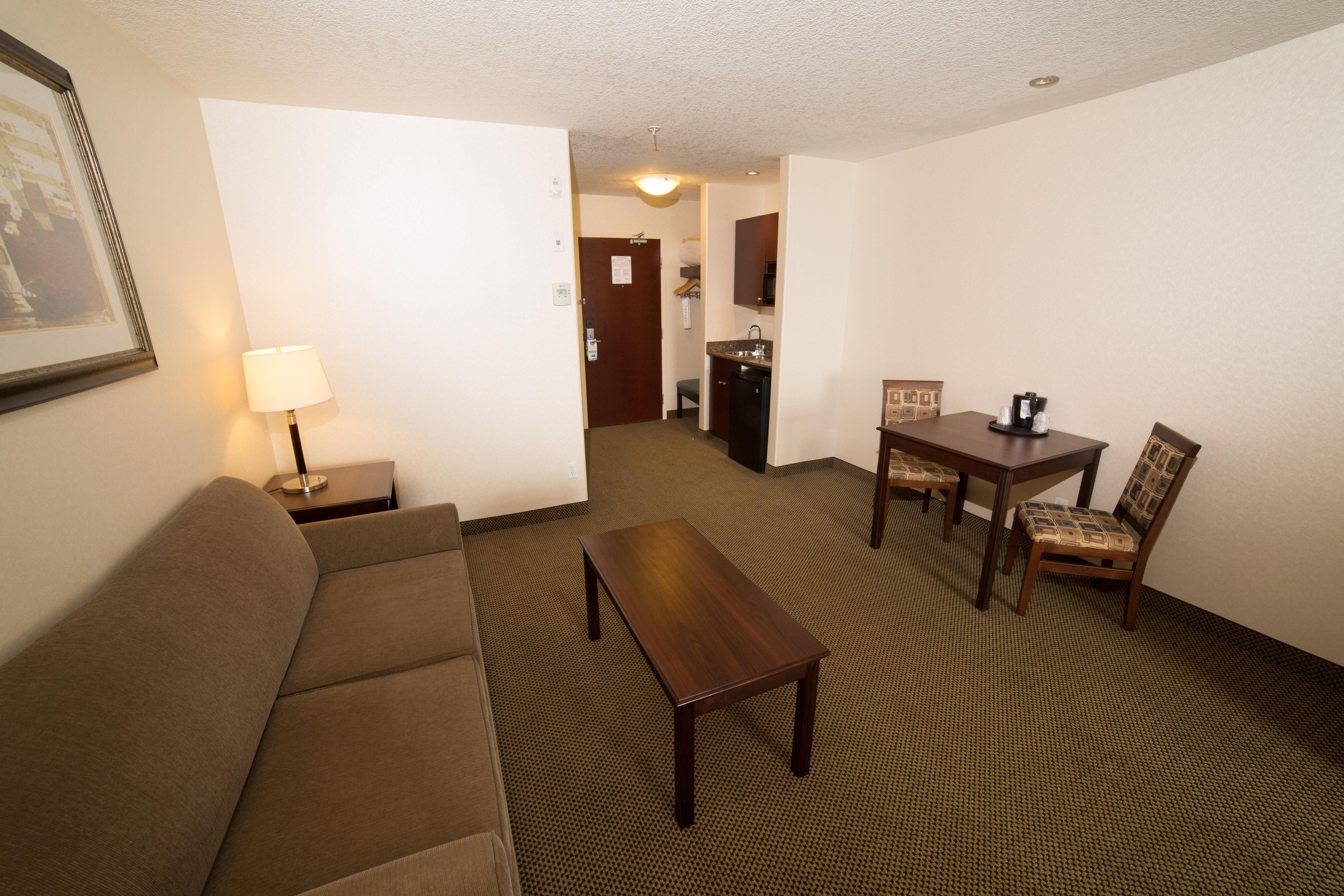 Holiday Inn Express & Suites Whitecourt By Ihg Екстер'єр фото