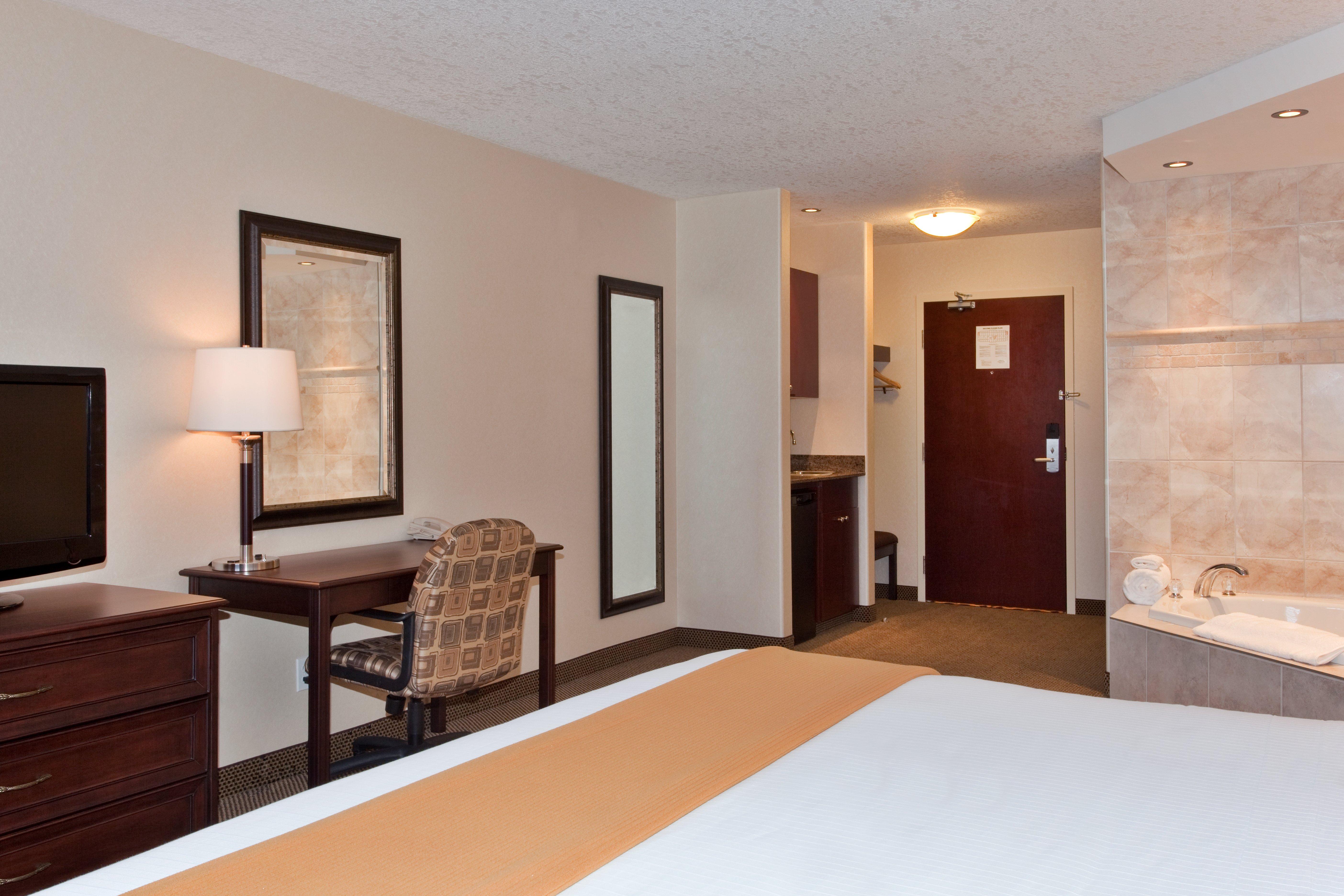 Holiday Inn Express & Suites Whitecourt By Ihg Екстер'єр фото