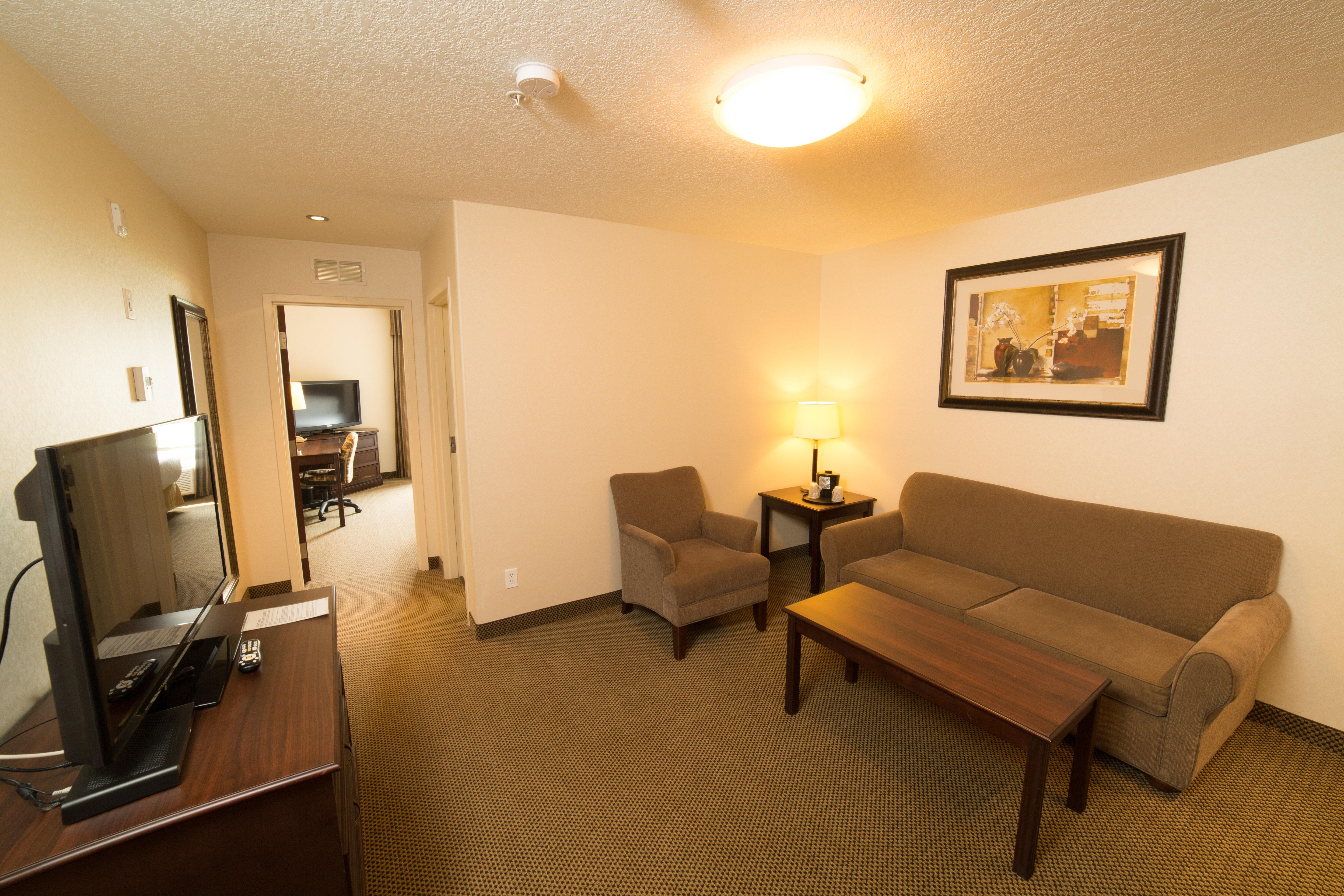 Holiday Inn Express & Suites Whitecourt By Ihg Екстер'єр фото