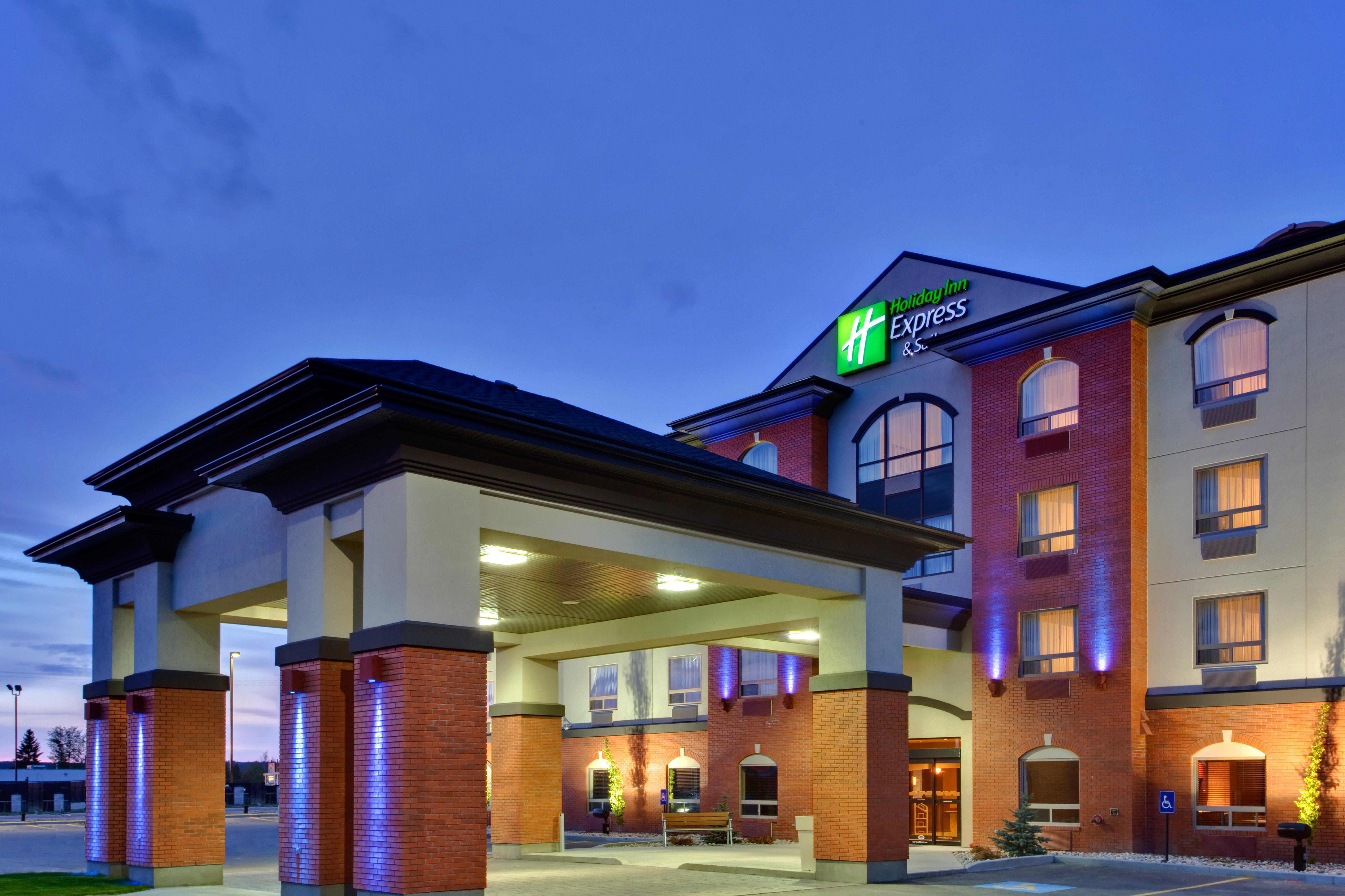 Holiday Inn Express & Suites Whitecourt By Ihg Екстер'єр фото