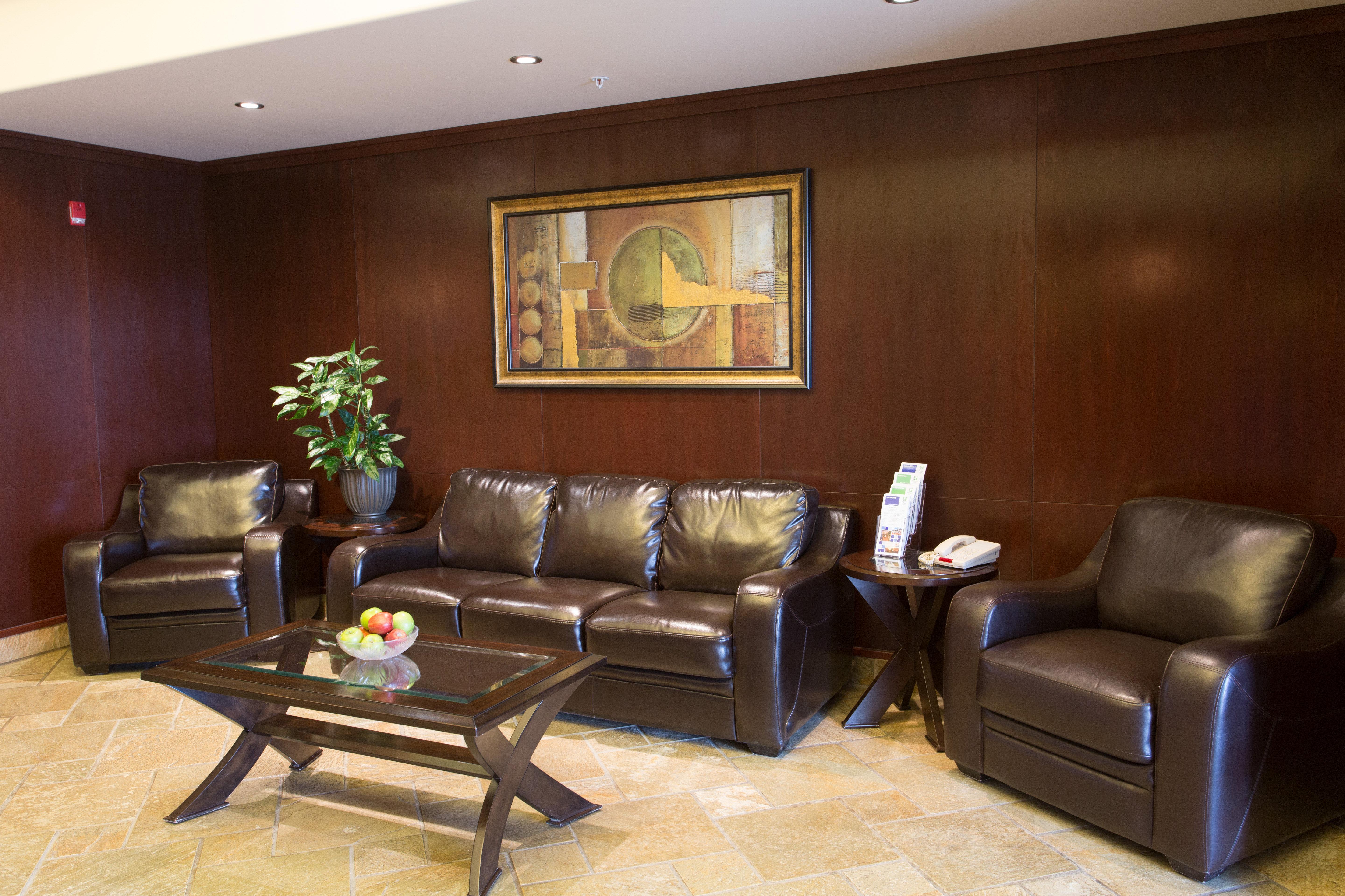 Holiday Inn Express & Suites Whitecourt By Ihg Екстер'єр фото