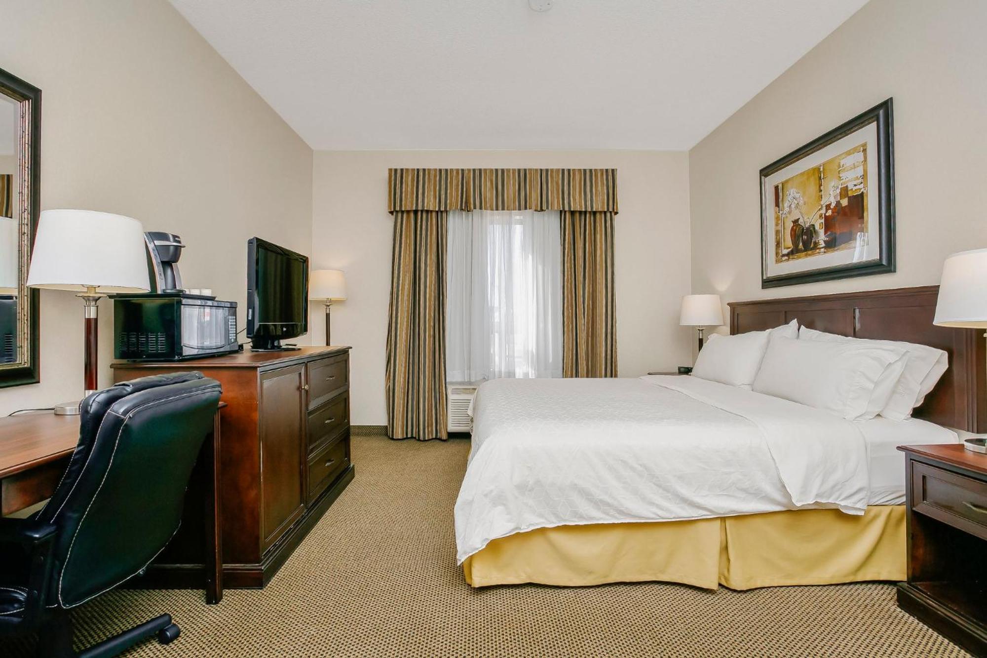 Holiday Inn Express & Suites Whitecourt By Ihg Екстер'єр фото