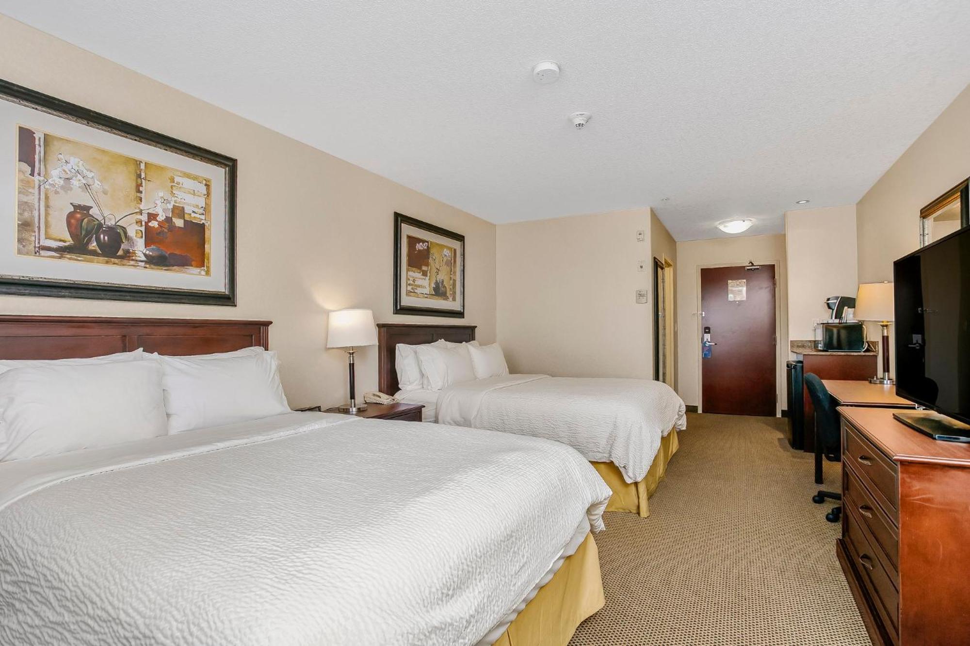 Holiday Inn Express & Suites Whitecourt By Ihg Екстер'єр фото