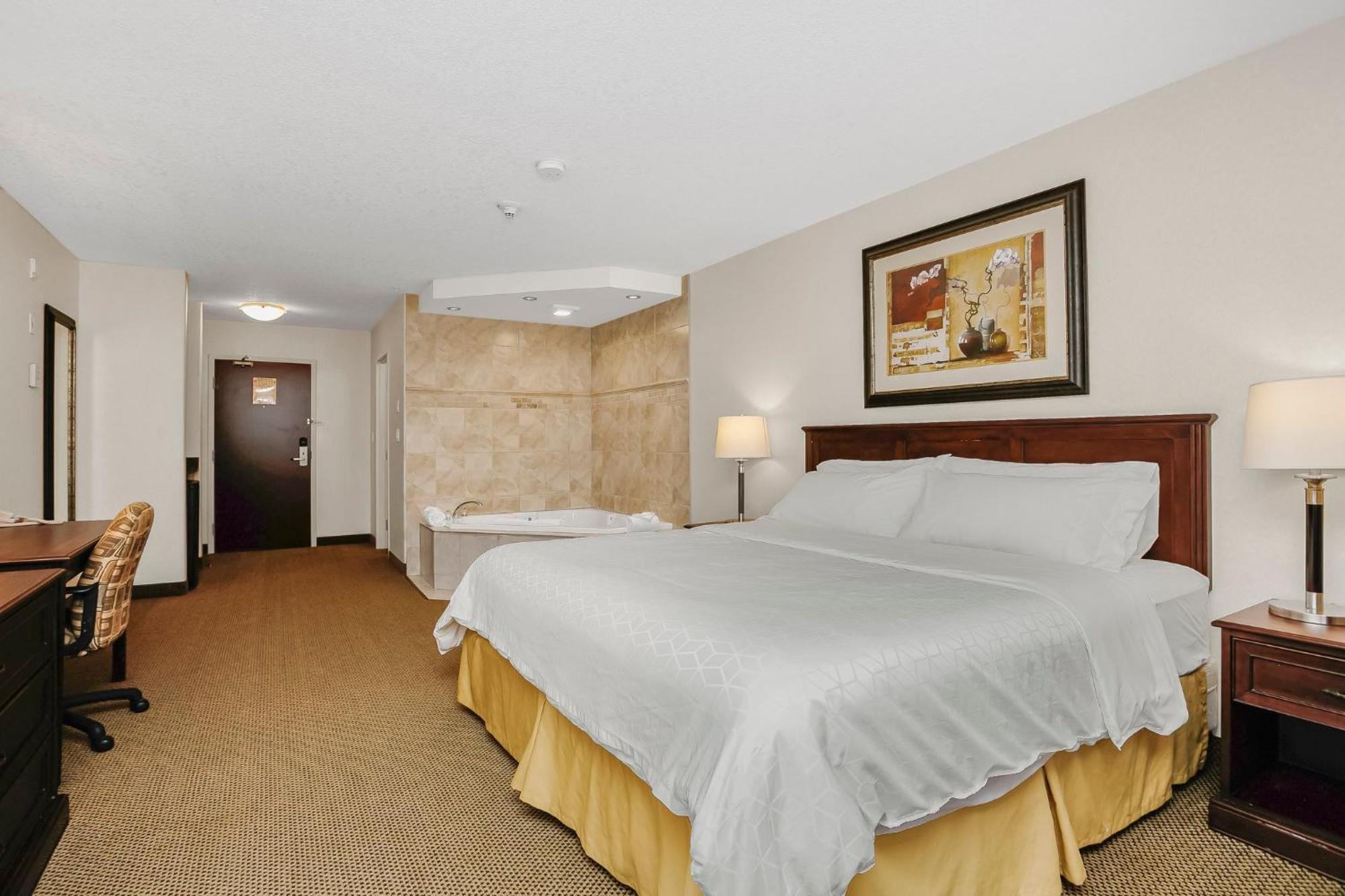 Holiday Inn Express & Suites Whitecourt By Ihg Екстер'єр фото