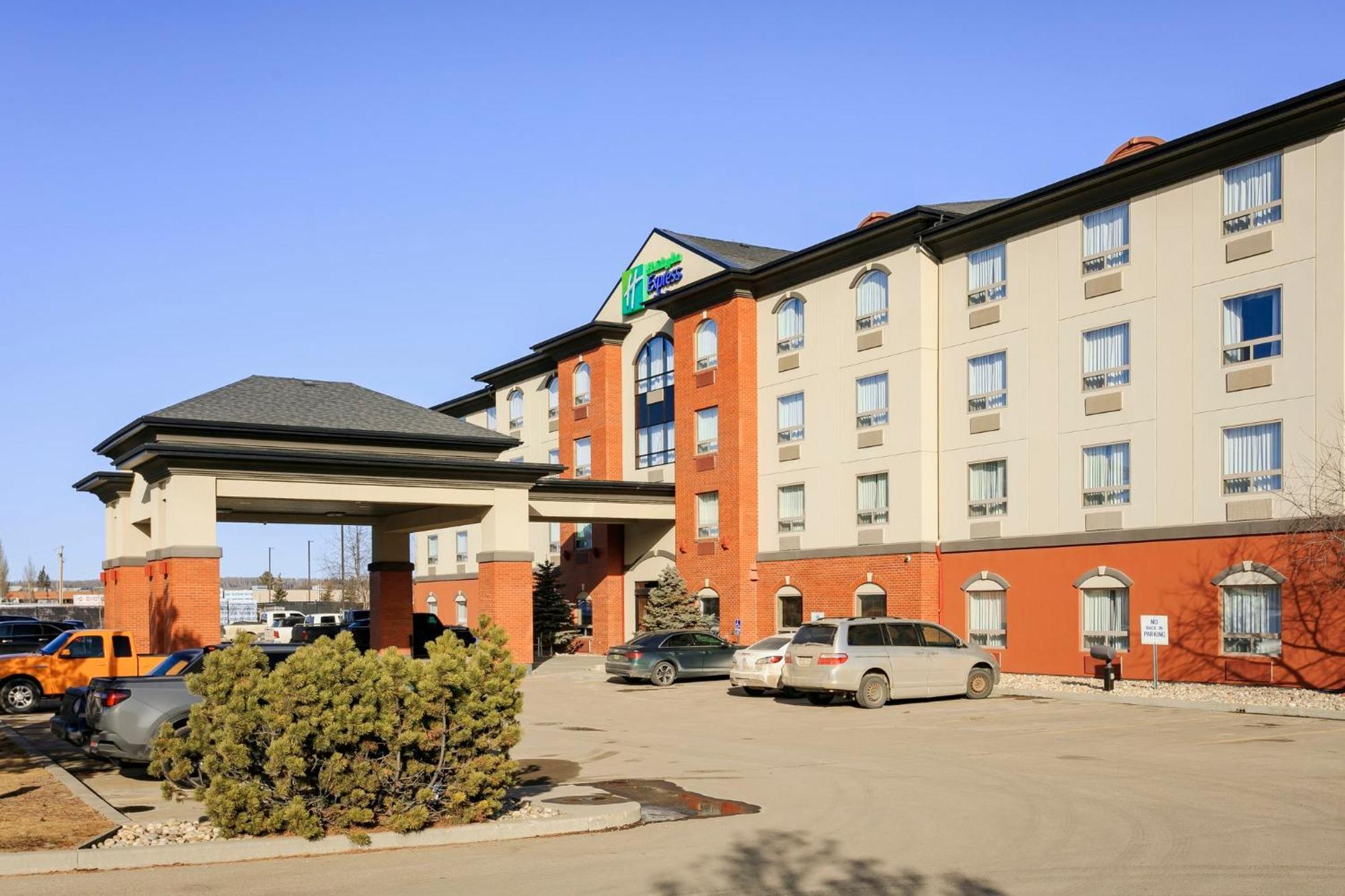 Holiday Inn Express & Suites Whitecourt By Ihg Екстер'єр фото